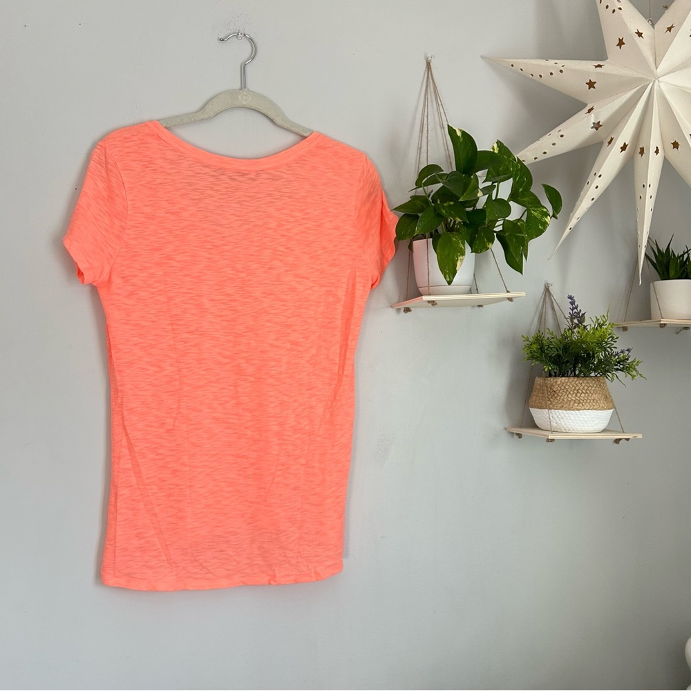 🩷ATHLETA CORAL ORANGE SHORT SLEEVE V NECK SHEER TOP SHIRT SIZE MEDIUM TRENDING - Picture 6 of 8
